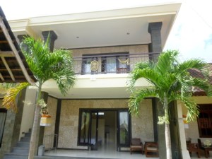 There are only four apartments. I'm the upper right.